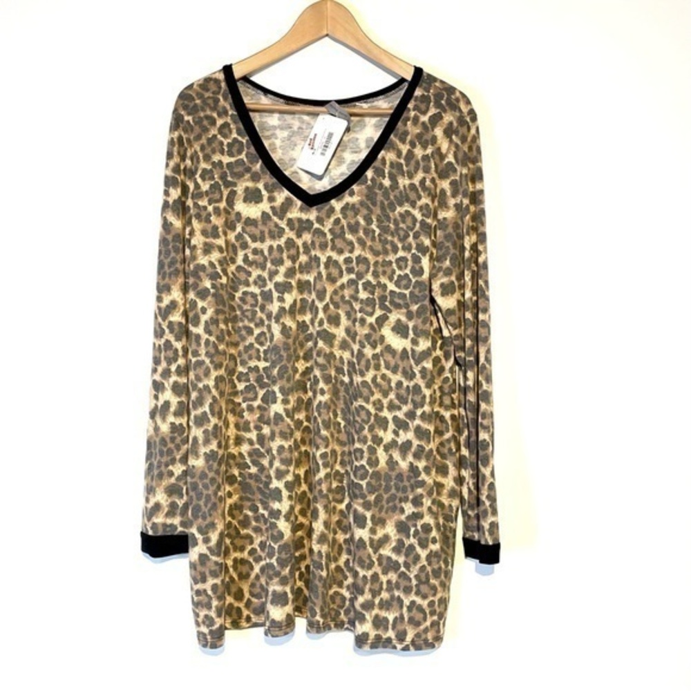 NWT Cheetah Top Long Sleeve Shirt Plus Size T-shirt with Pockets 1XL Rwd Raccoon